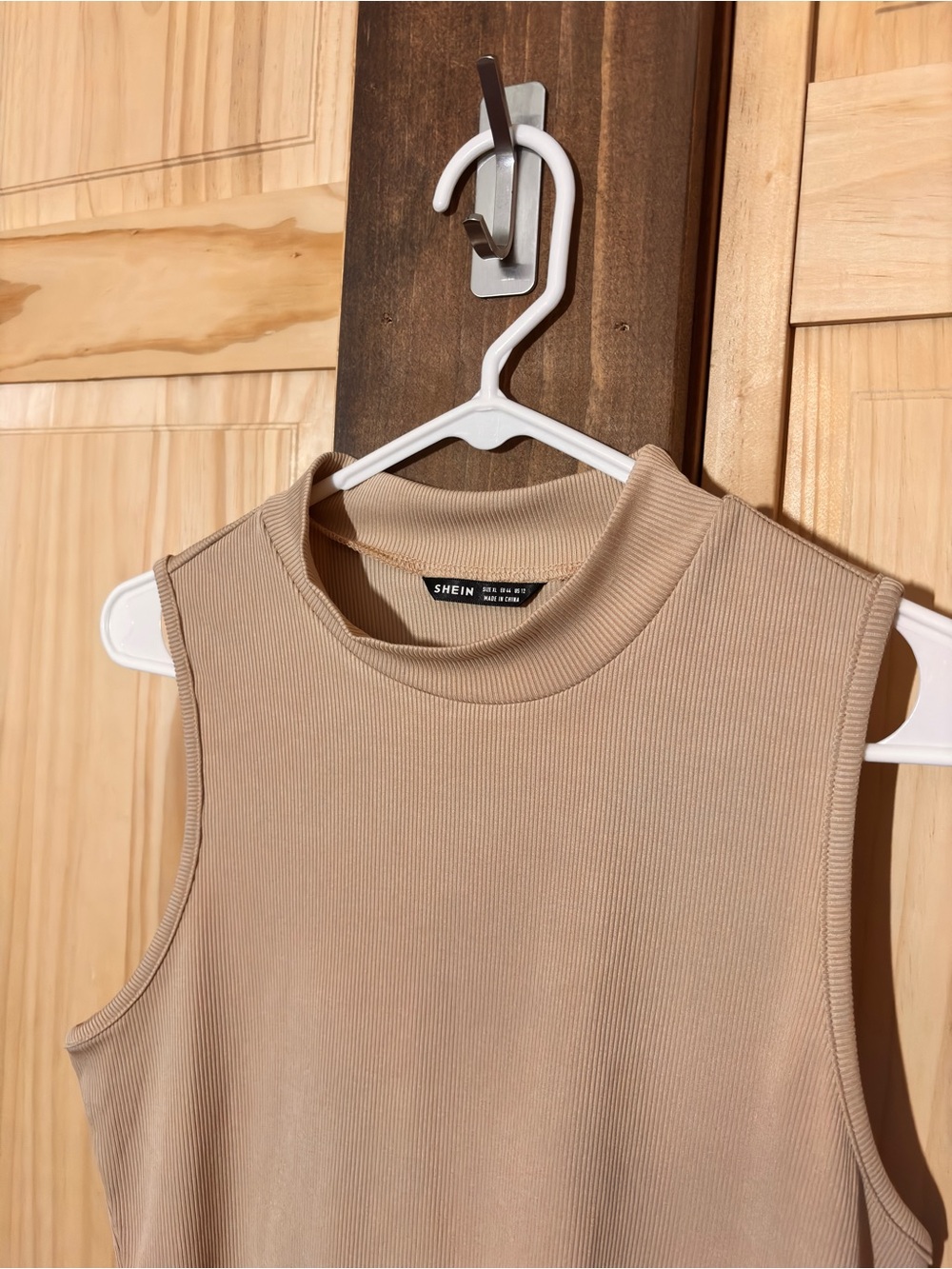 Cropped Ribbed Tank Top - Taupe - Picture 4 of 10